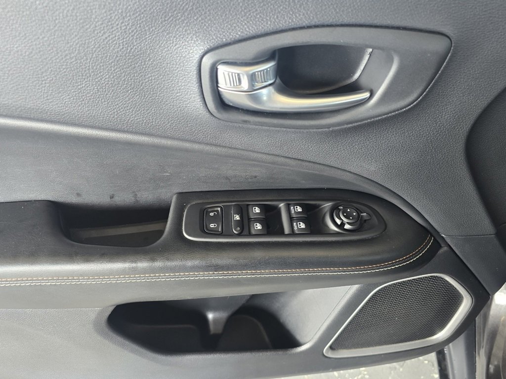 Used 2020 Jeep Compass Sport image 20