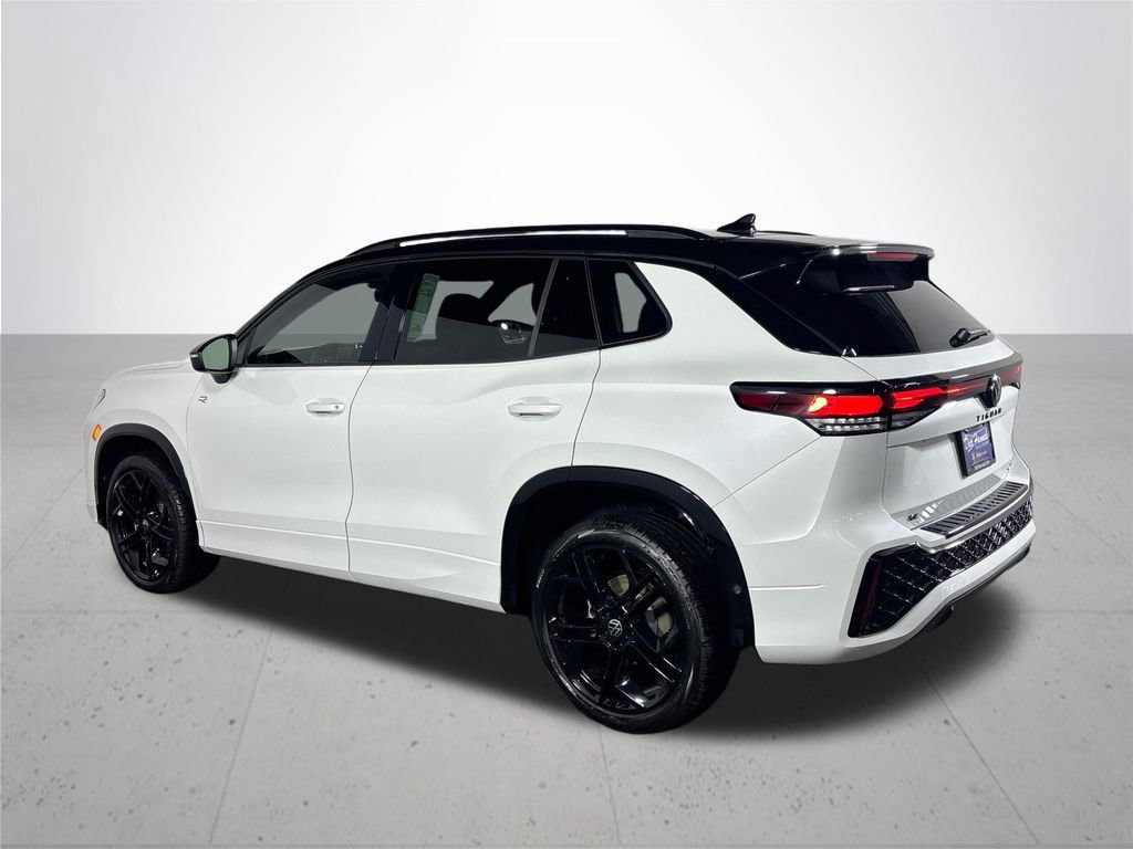 New 2025 Volkswagen Tiguan SE R-Line image 8