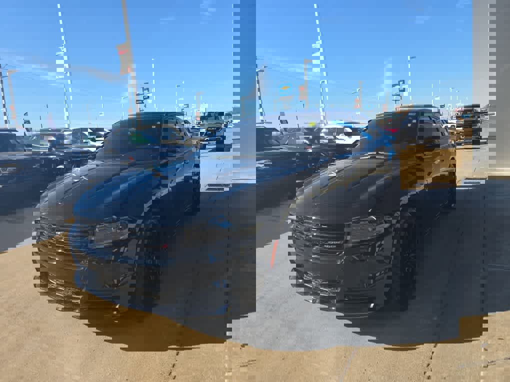 Used 2023 Dodge Charger SXT w/ Blacktop Package image 4