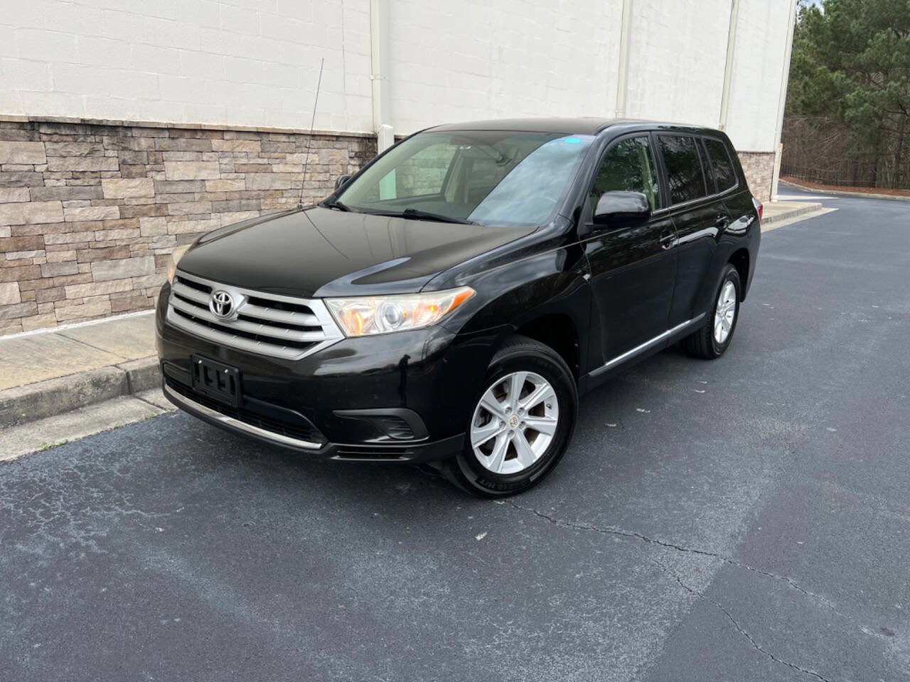 Used 2011 Toyota Highlander 2WD image 2