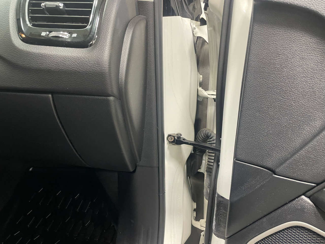 Used 2021 Jeep Compass Altitude image 27