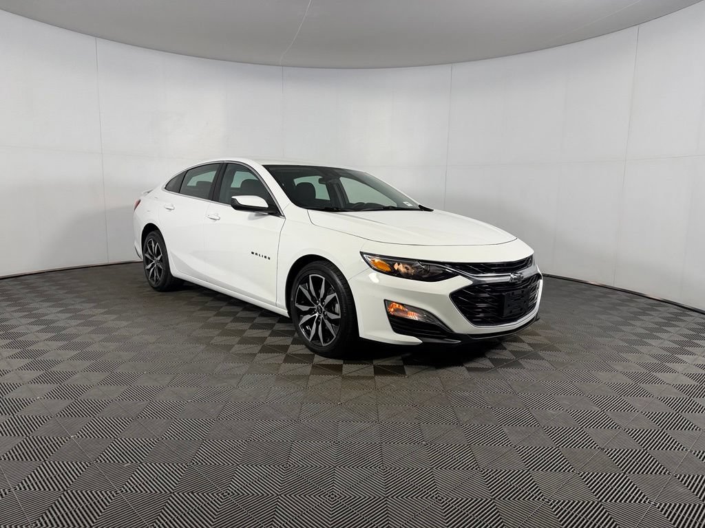Used 2025 Chevrolet Malibu RS FWD image 5