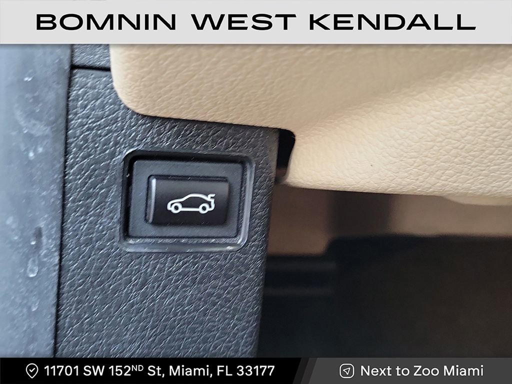 Used 2018 BMW 320i xDrive Sedan image 22