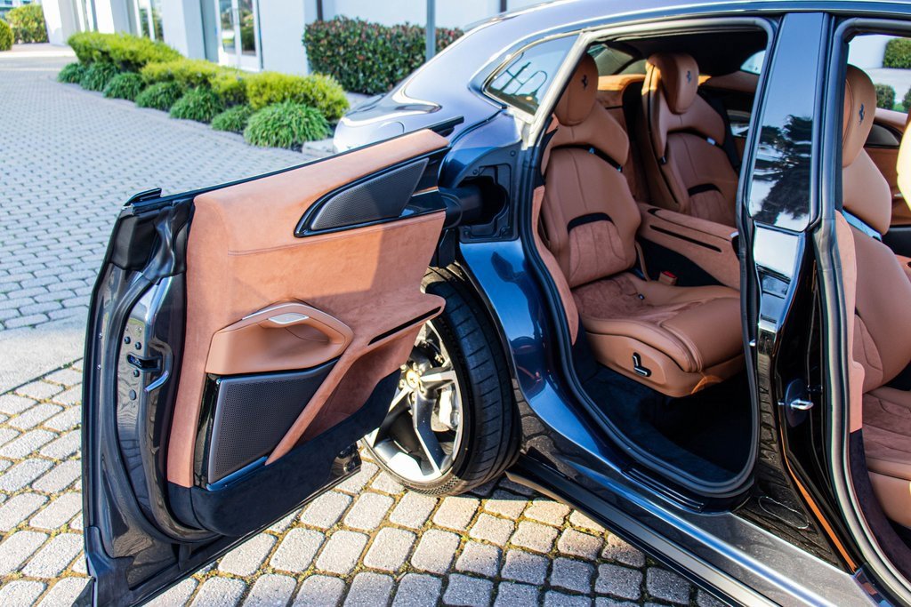 Certified 2024 Ferrari Purosangue Base image 62