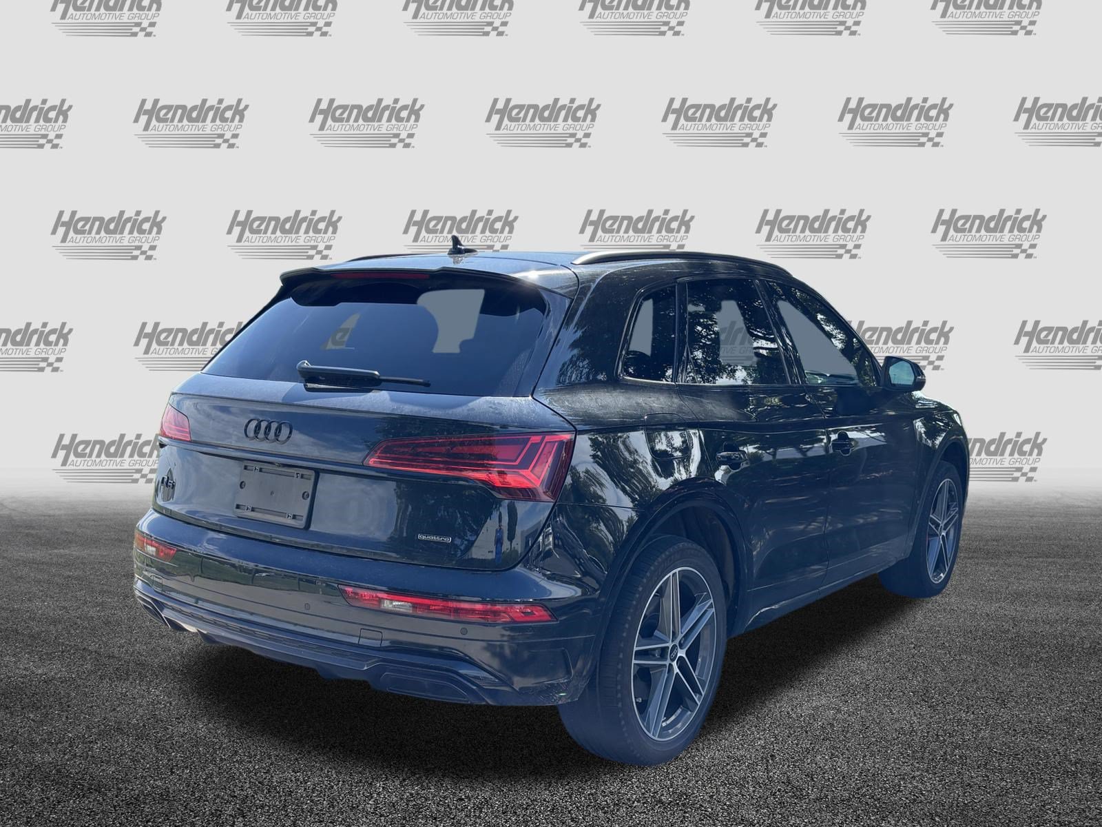 Used 2024 Audi Q5 e Premium Plus w/ Premium Plus Package AWD/4WD image 11