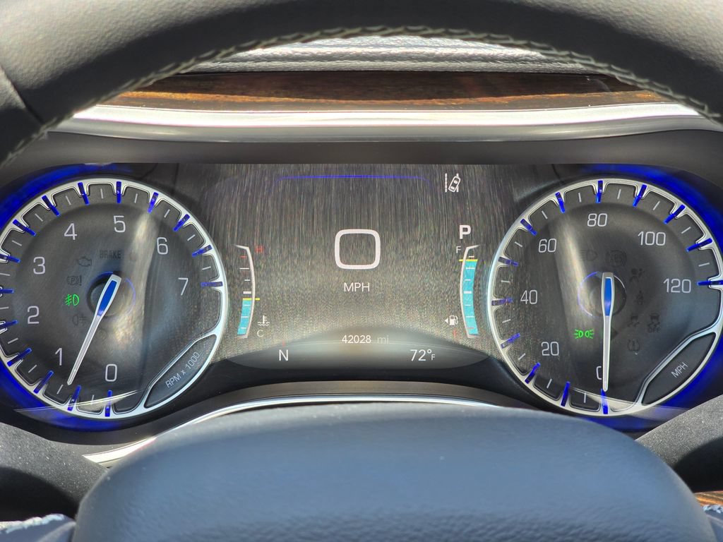 Used 2024 Chrysler Pacifica Limited FWD image 32