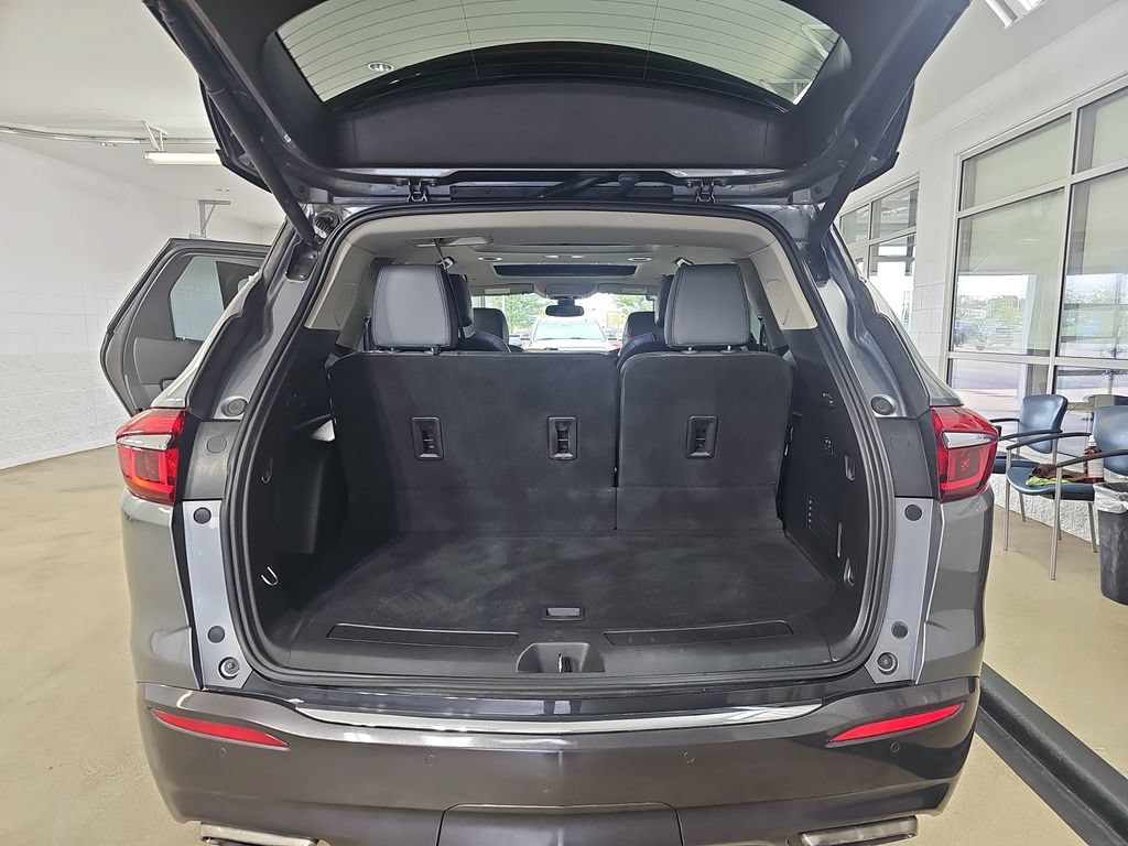 Used 2020 Buick Enclave Premium w/ Sun and Sites Package AWD/4WD image 17