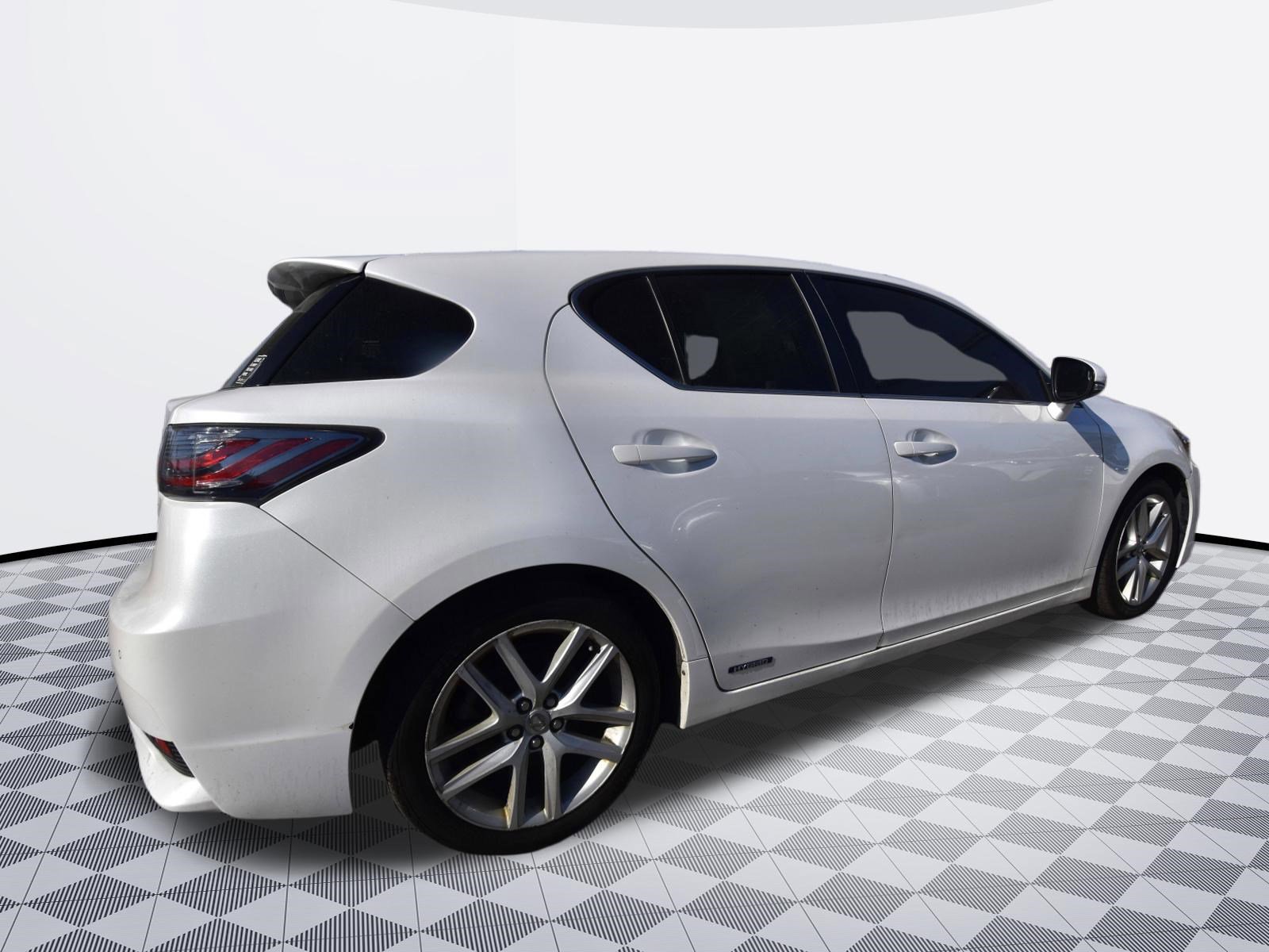 Used 2015 Lexus CT 200h w/ Navigation Package image 7