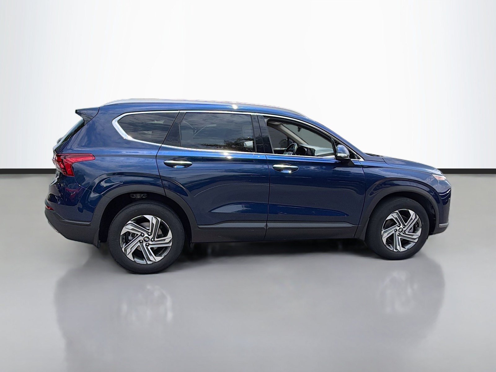 Used 2023 Hyundai Santa Fe SEL FWD image 4