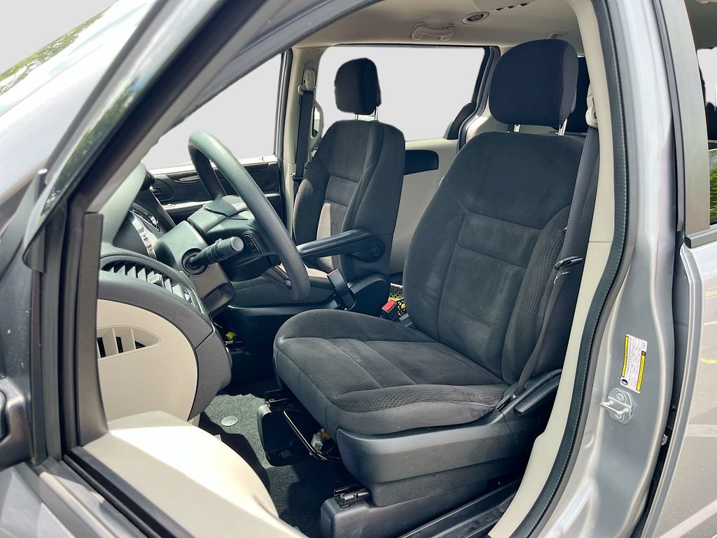 Certified 2018 Dodge Grand Caravan SE w/ UConnect Hands-Free Group FWD image 19