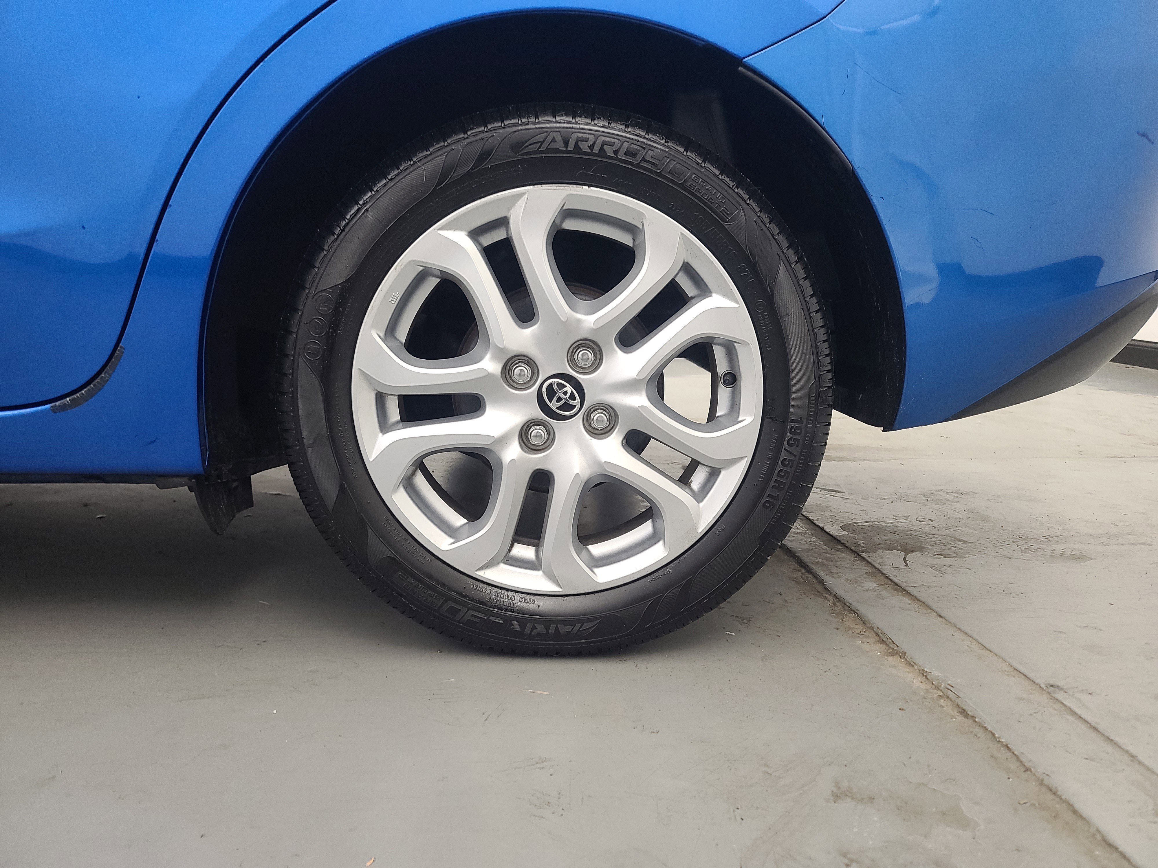 Used 2017 Toyota Yaris iA image 10