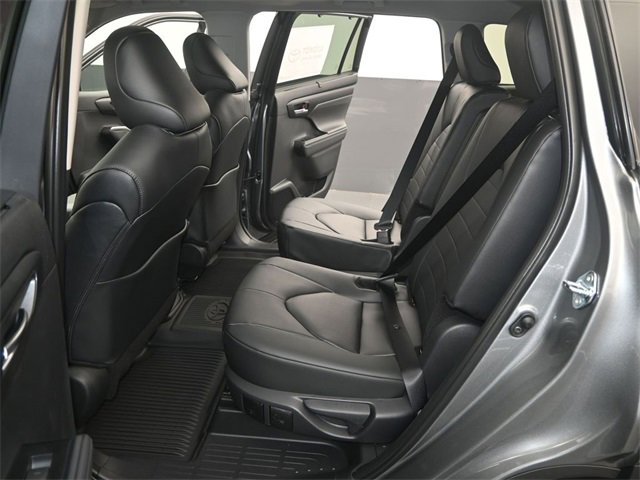 New 2026 Toyota Highlander XLE image 13