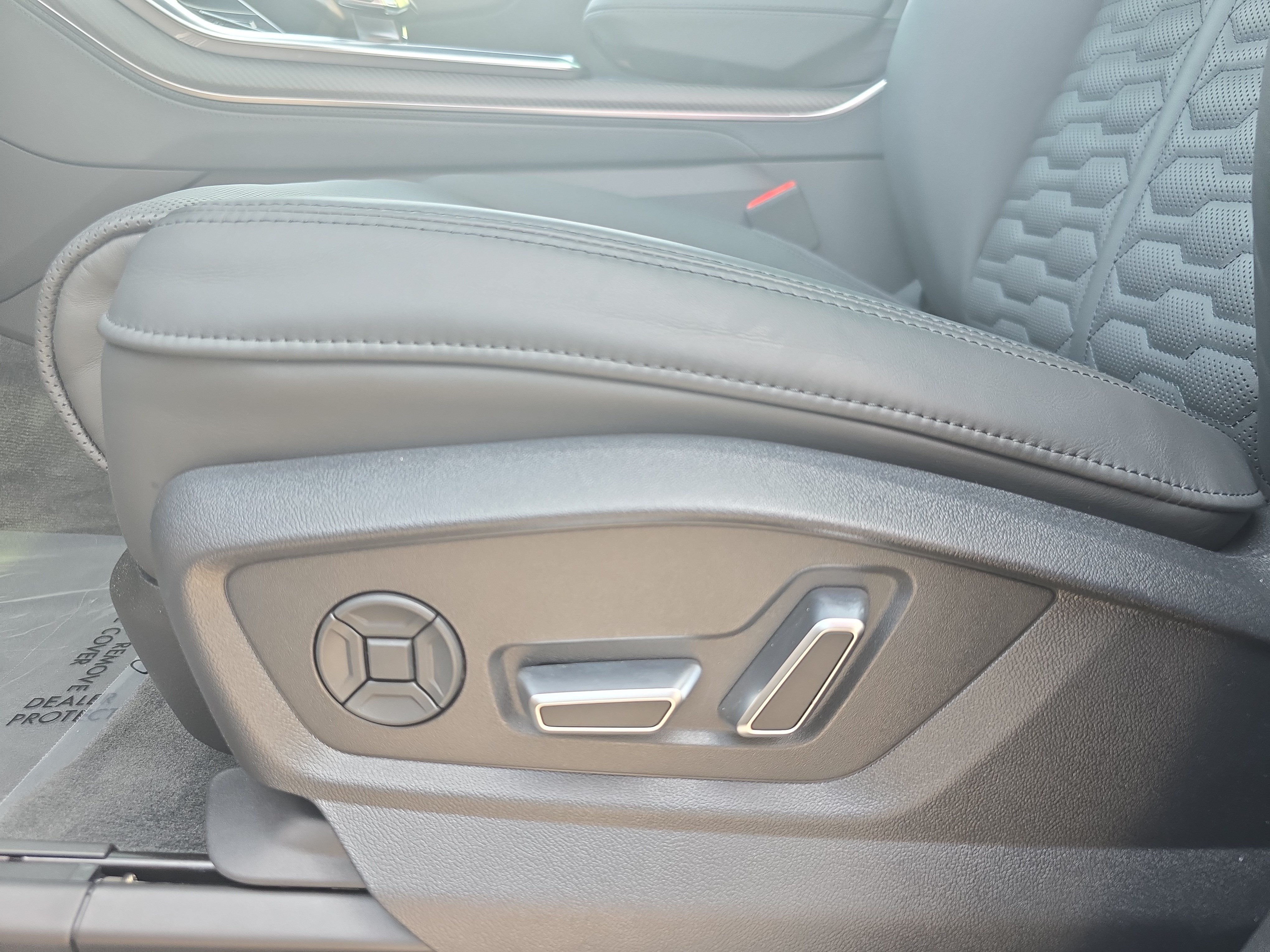 Used 2025 Audi RS Q8 performance AWD/4WD image 27