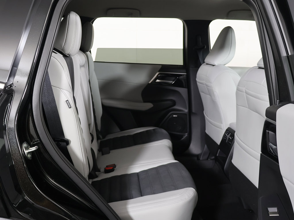 New 2026 Mitsubishi Outlander SE AWD/4WD image 33