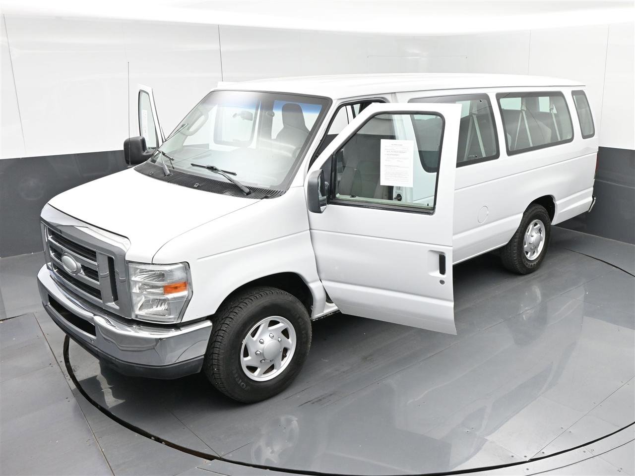 Used 2014 Ford E-350 and Econoline 350 XLT RWD image 37
