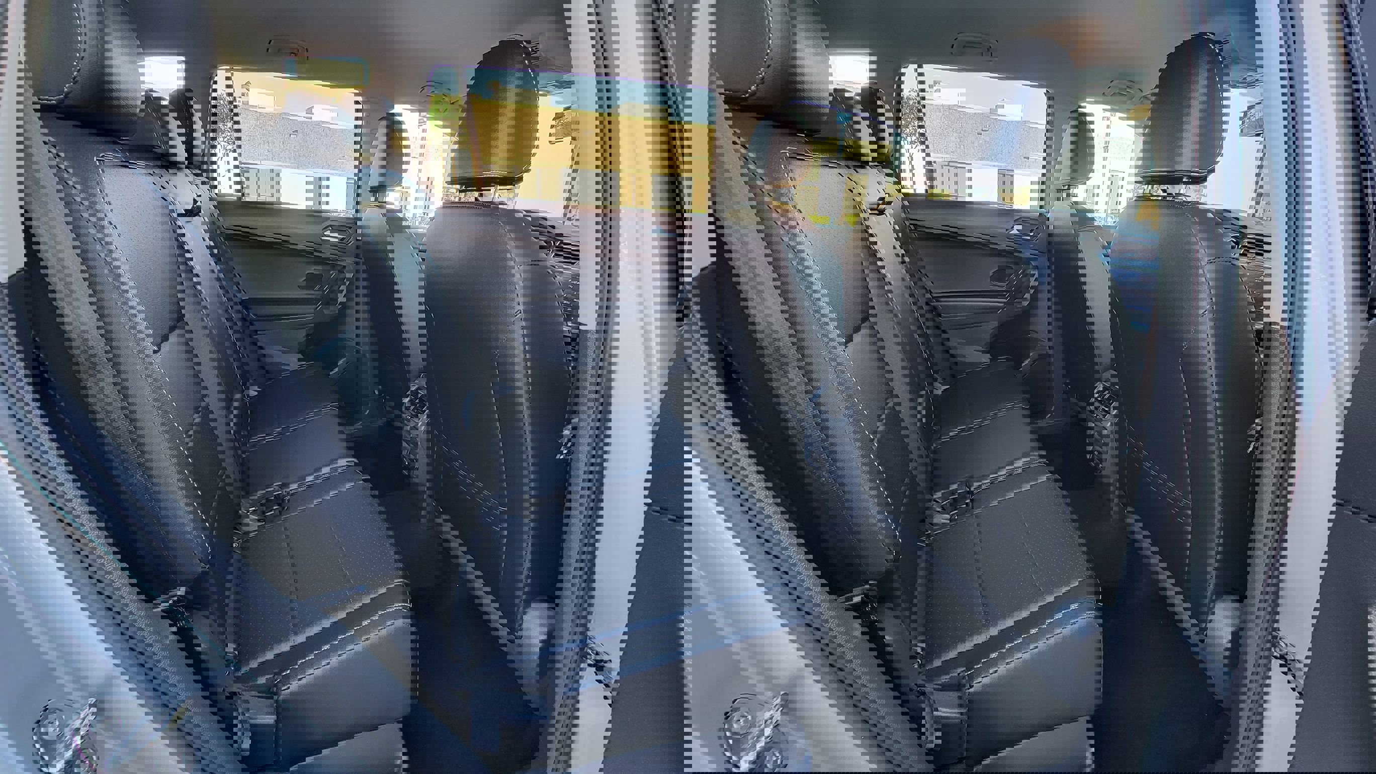 Used 2021 Volkswagen Tiguan SE image 27