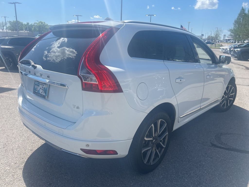Used 2016 Volvo XC60 T6 Platinum image 7