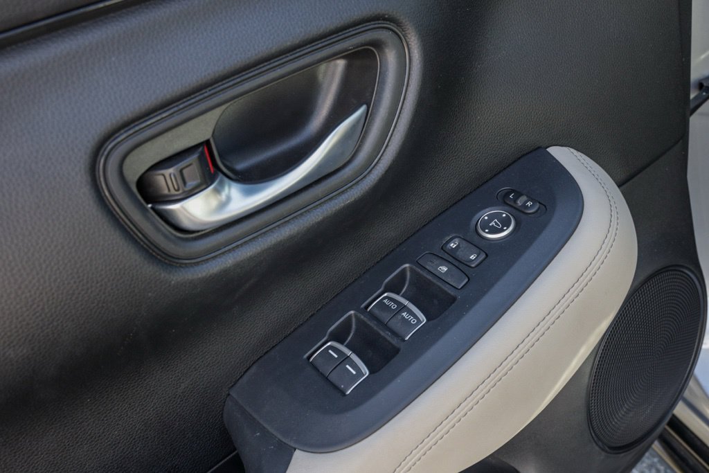 Used 2024 Honda HR-V EX-L image 14