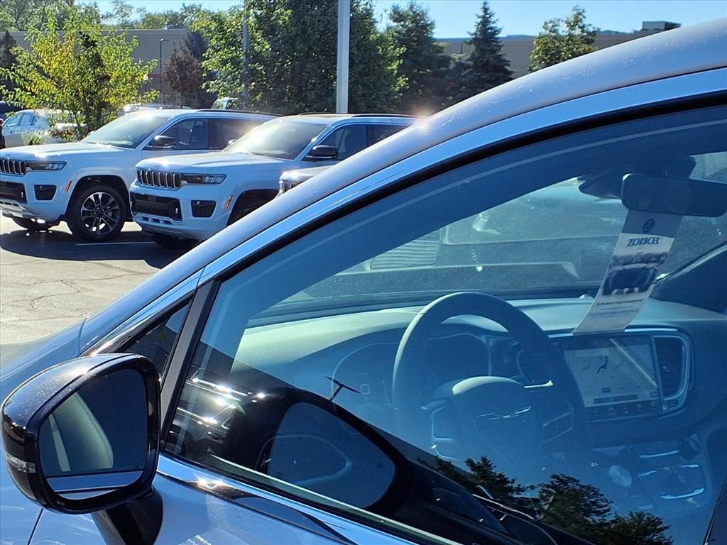 New 2026 Chrysler Voyager LX image 24