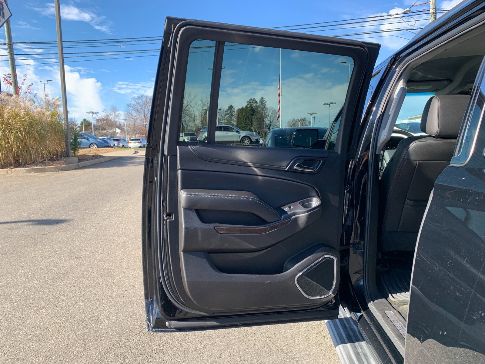 Used 2016 Chevrolet Suburban LT image 26