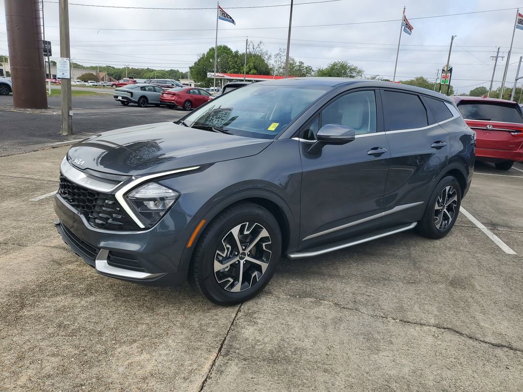 Used 2023 Kia Sportage EX FWD image 2