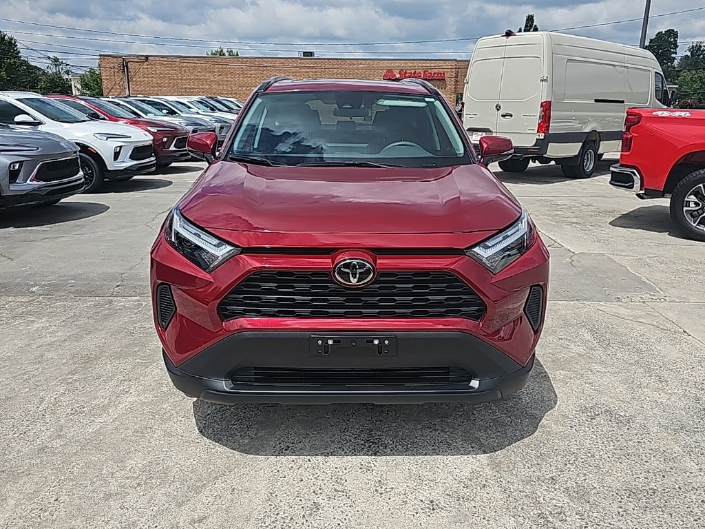 Used 2024 Toyota RAV4 XLE w/ Convenience Package image 2