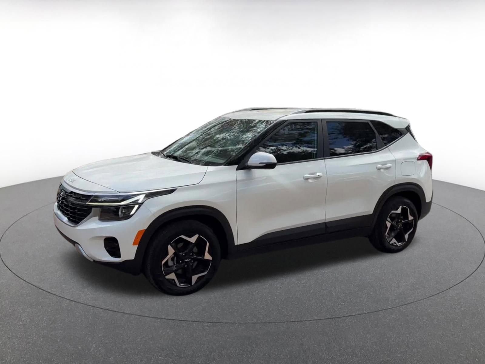 Used 2025 Kia Seltos S image 8