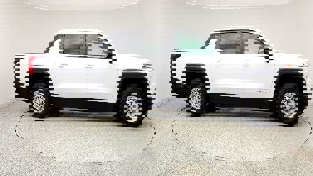 Used 2024 Chevrolet Silverado EV W/T AWD/4WD image 4