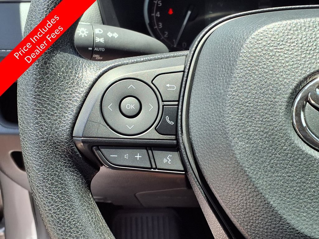 Used 2025 Toyota RAV4 XLE FWD image 30