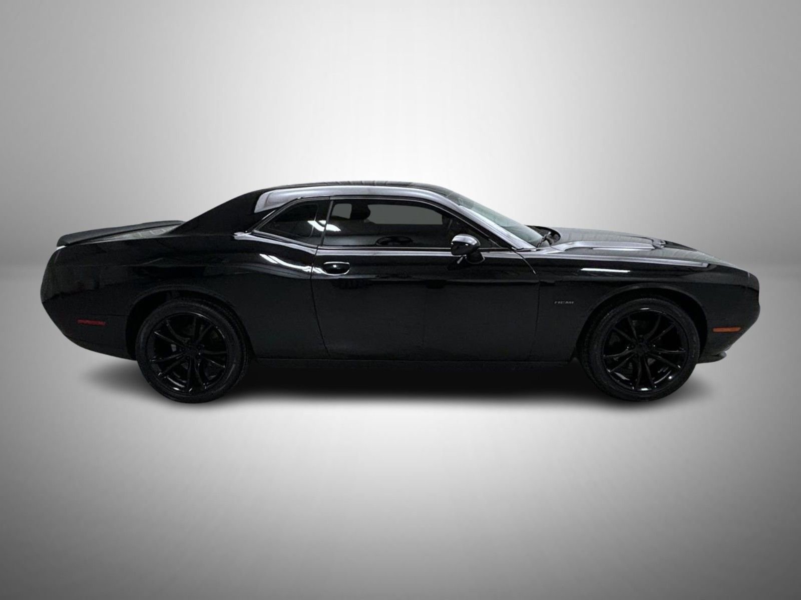 Used 2016 Dodge Challenger R/T w/ Blacktop Package image 4