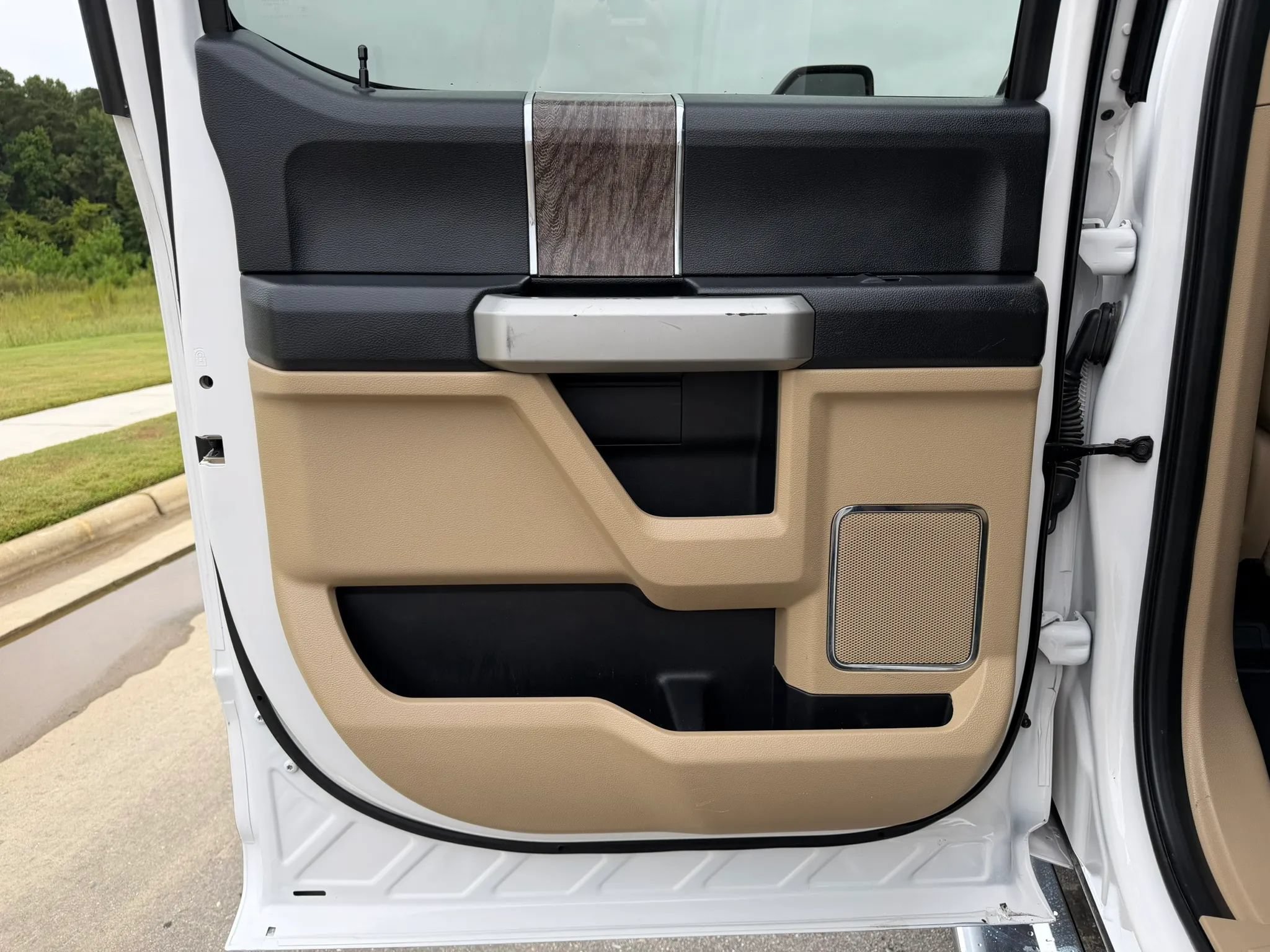 Used 2019 Ford F250 Lariat w/ Lariat Ultimate Package AWD/4WD image 22