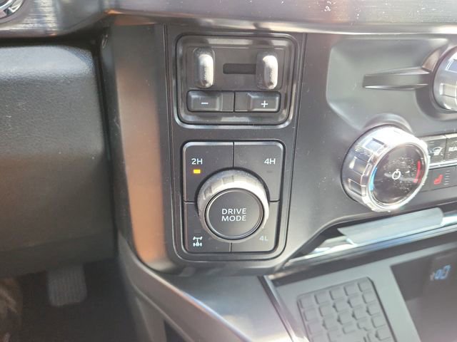 Used 2025 Ford F350 Lariat w/ Black Appearance Package image 22