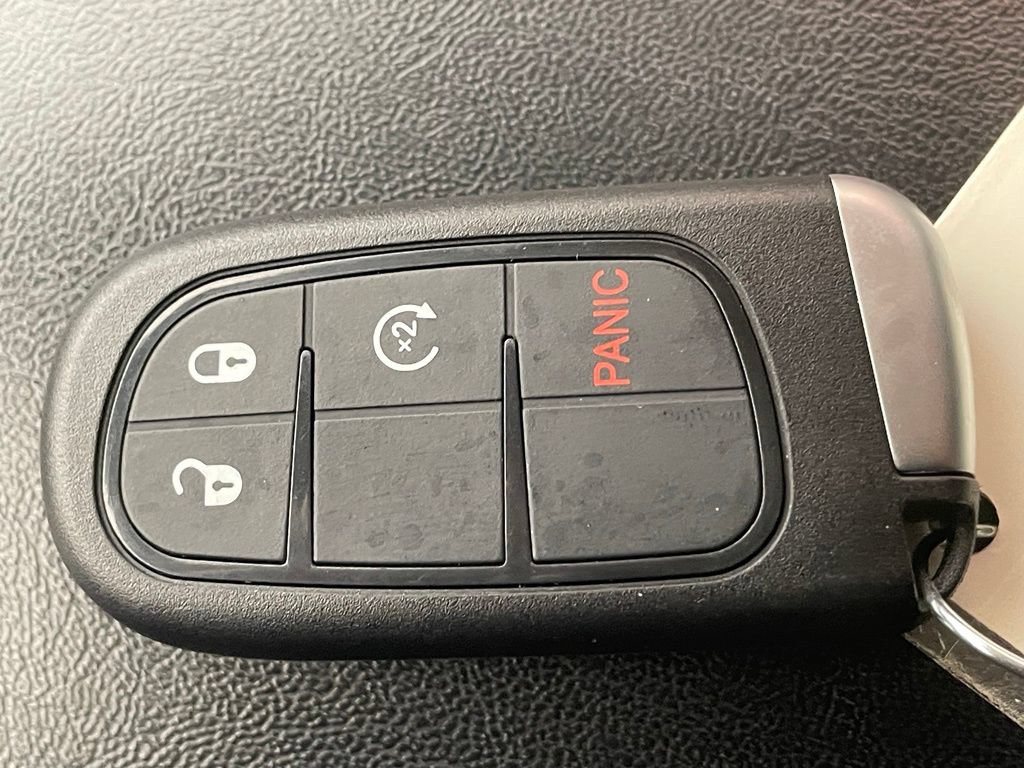 Used 2017 Jeep Cherokee Limited AWD/4WD image 32