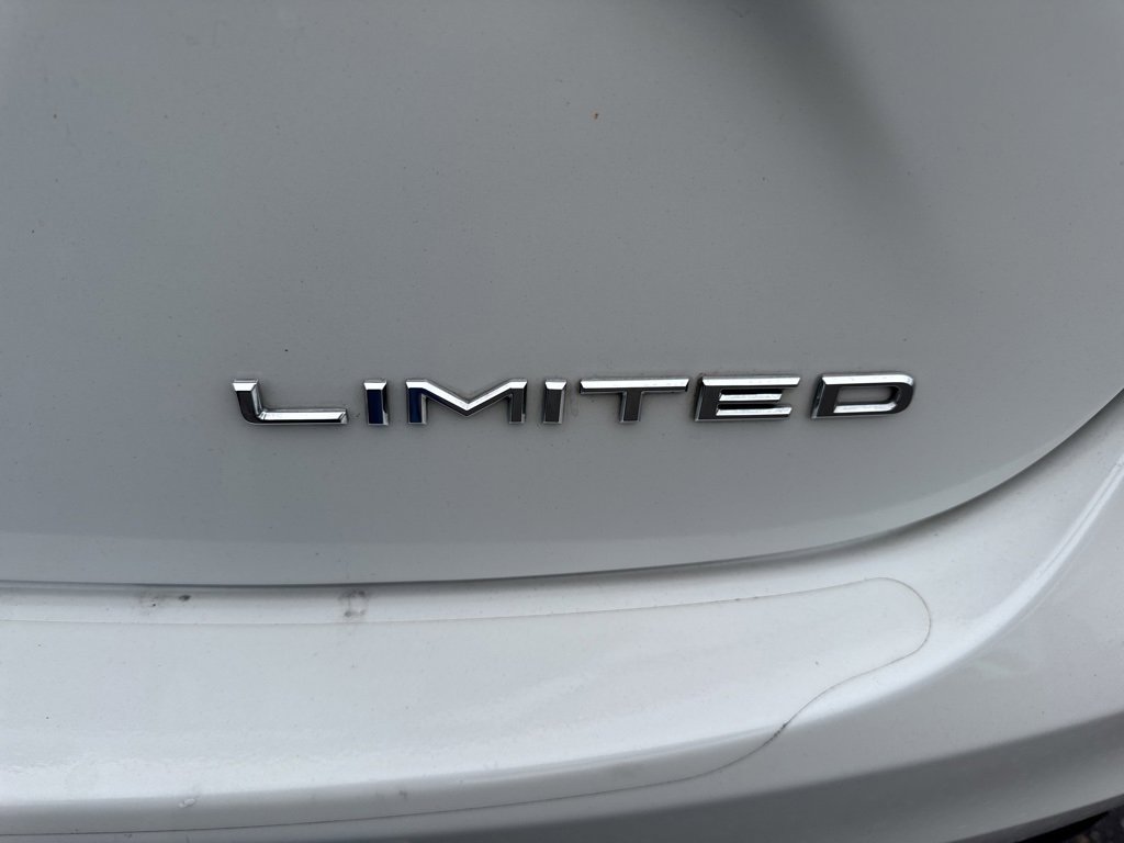 Used 2016 Toyota Avalon Limited image 11