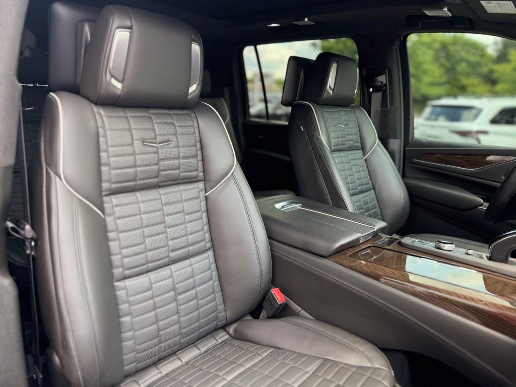 Used 2024 Cadillac Escalade ESV Sport Platinum w/ LPO, ONYX Package image 41