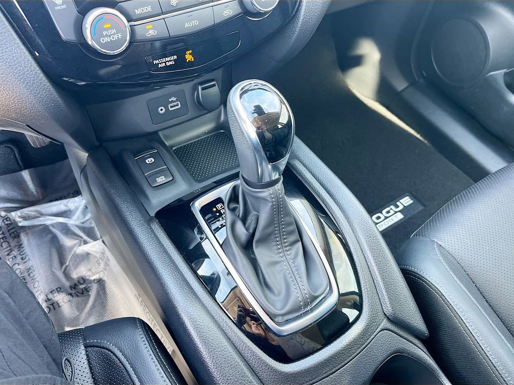 Used 2021 Nissan Rogue Sport SL w/ Premium Package FWD image 17