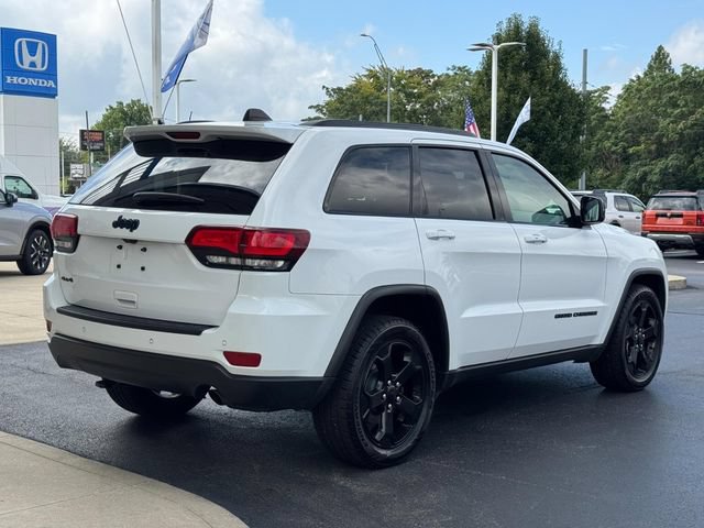 Used 2018 Jeep Grand Cherokee Laredo AWD/4WD image 3