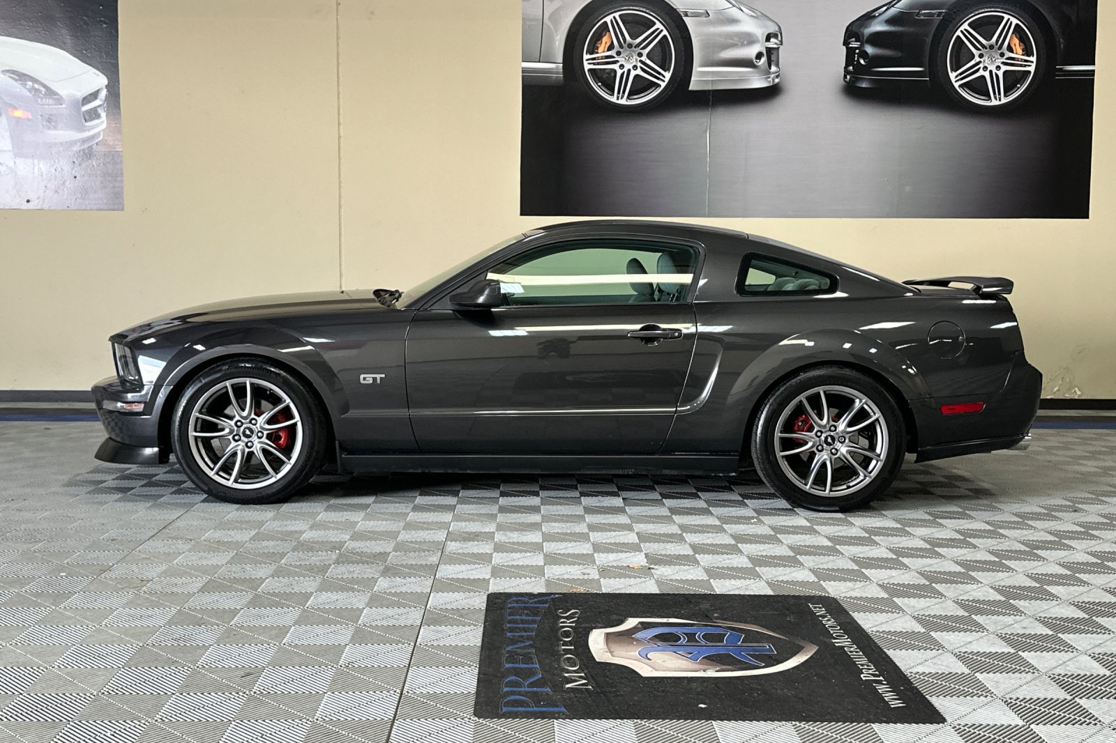 Used 2008 Ford Mustang GT RWD image 7