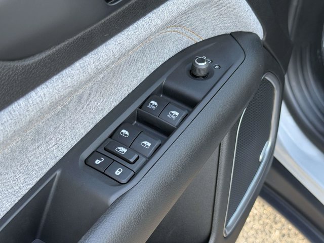 New 2026 Jeep Compass Latitude AWD/4WD image 19