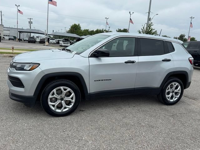 Certified 2025 Jeep Compass Sport AWD/4WD image 3