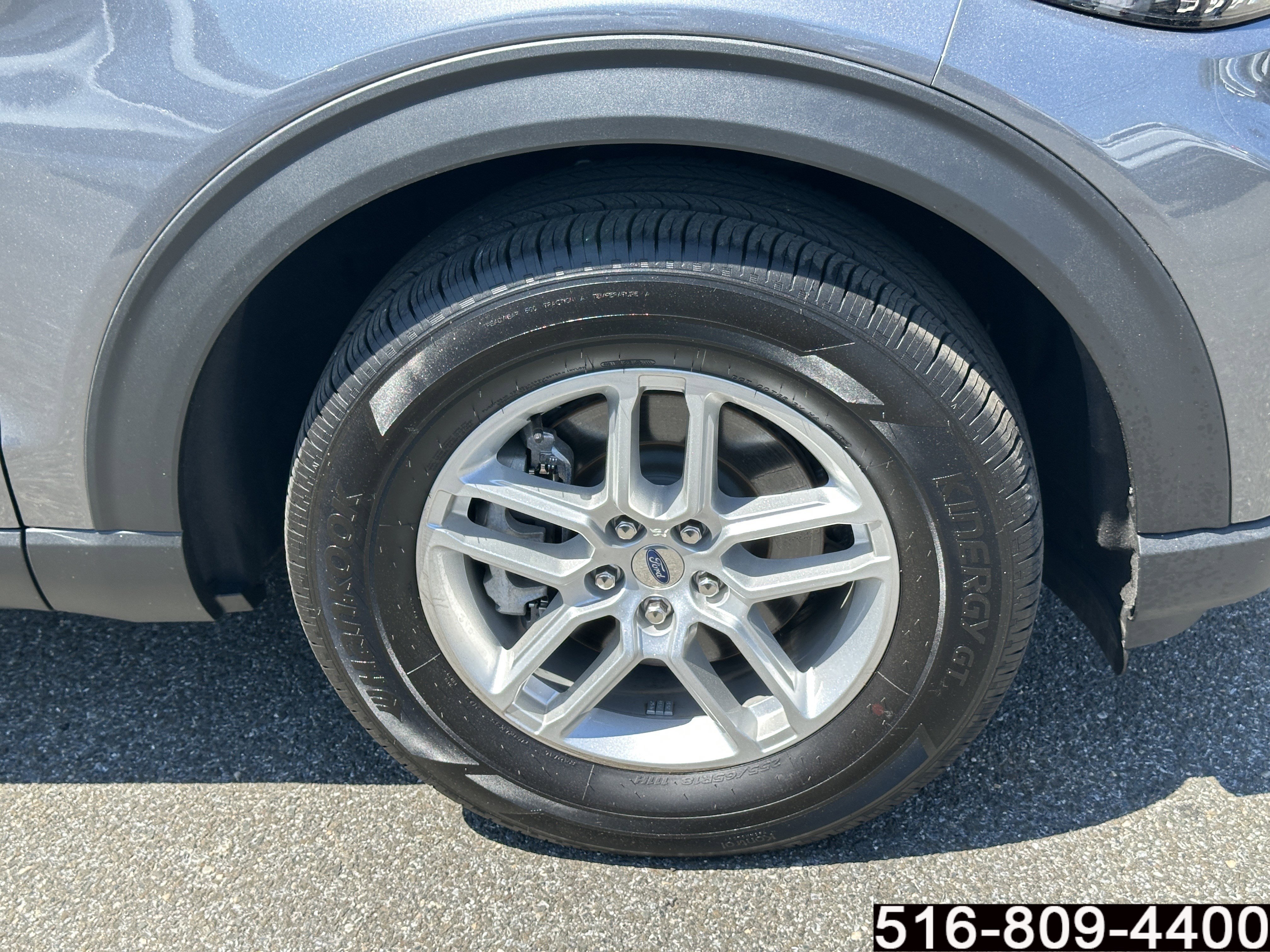 Used 2025 Ford Explorer Active AWD/4WD image 12