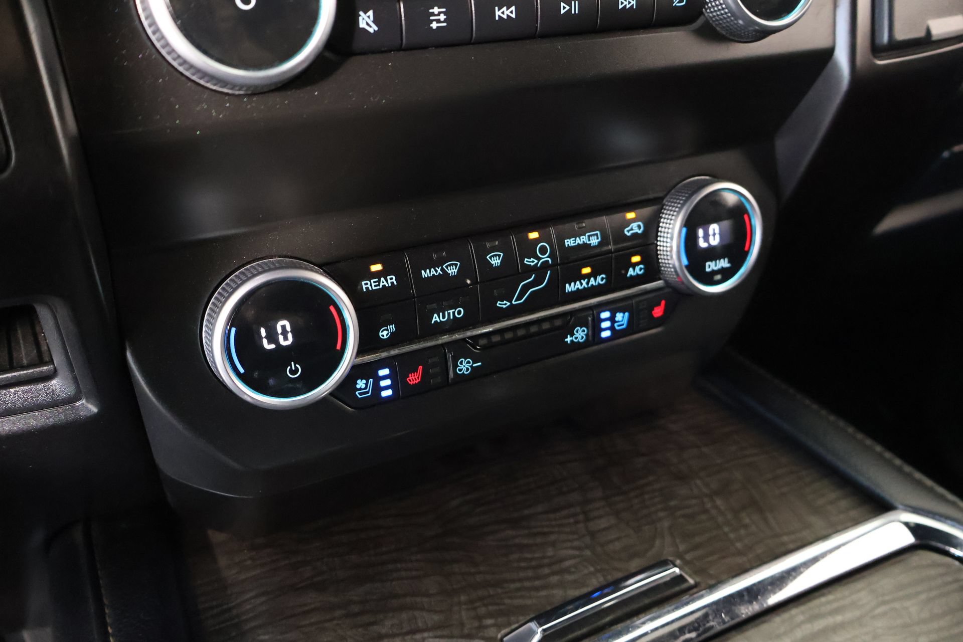 Used 2021 Ford Expedition Max Limited AWD/4WD image 8