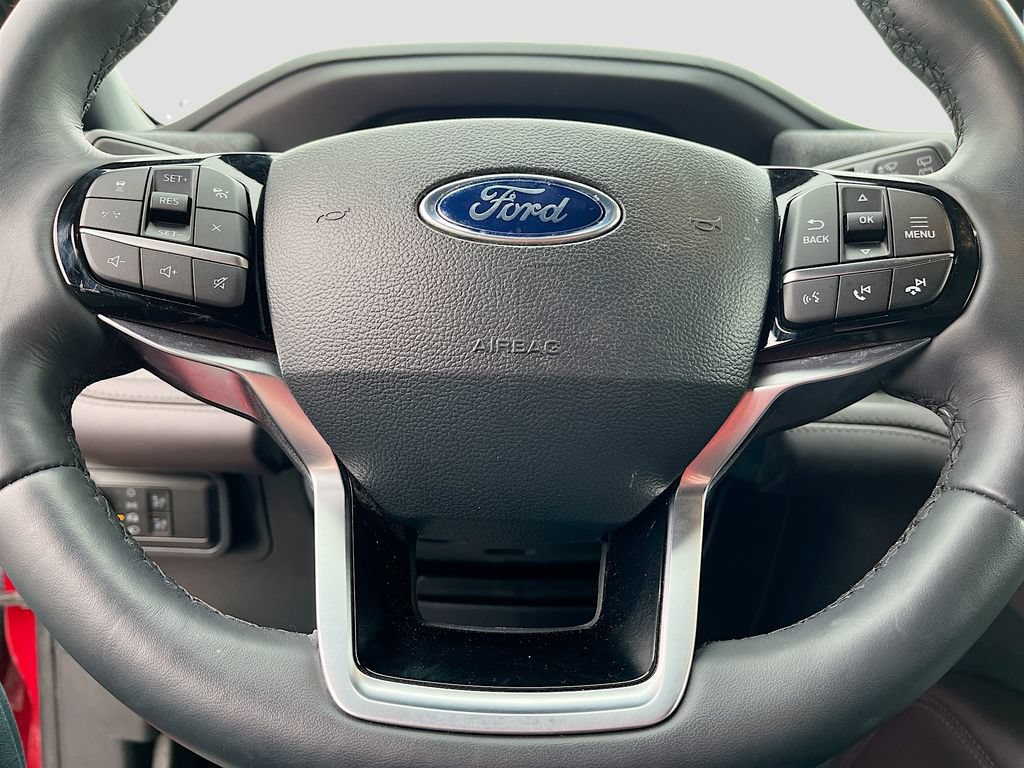Used 2025 Ford Explorer Platinum AWD/4WD image 11