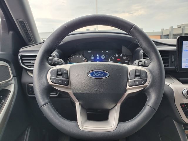 Used 2023 Ford Explorer XLT w/ Equipment Group 202A AWD/4WD image 8
