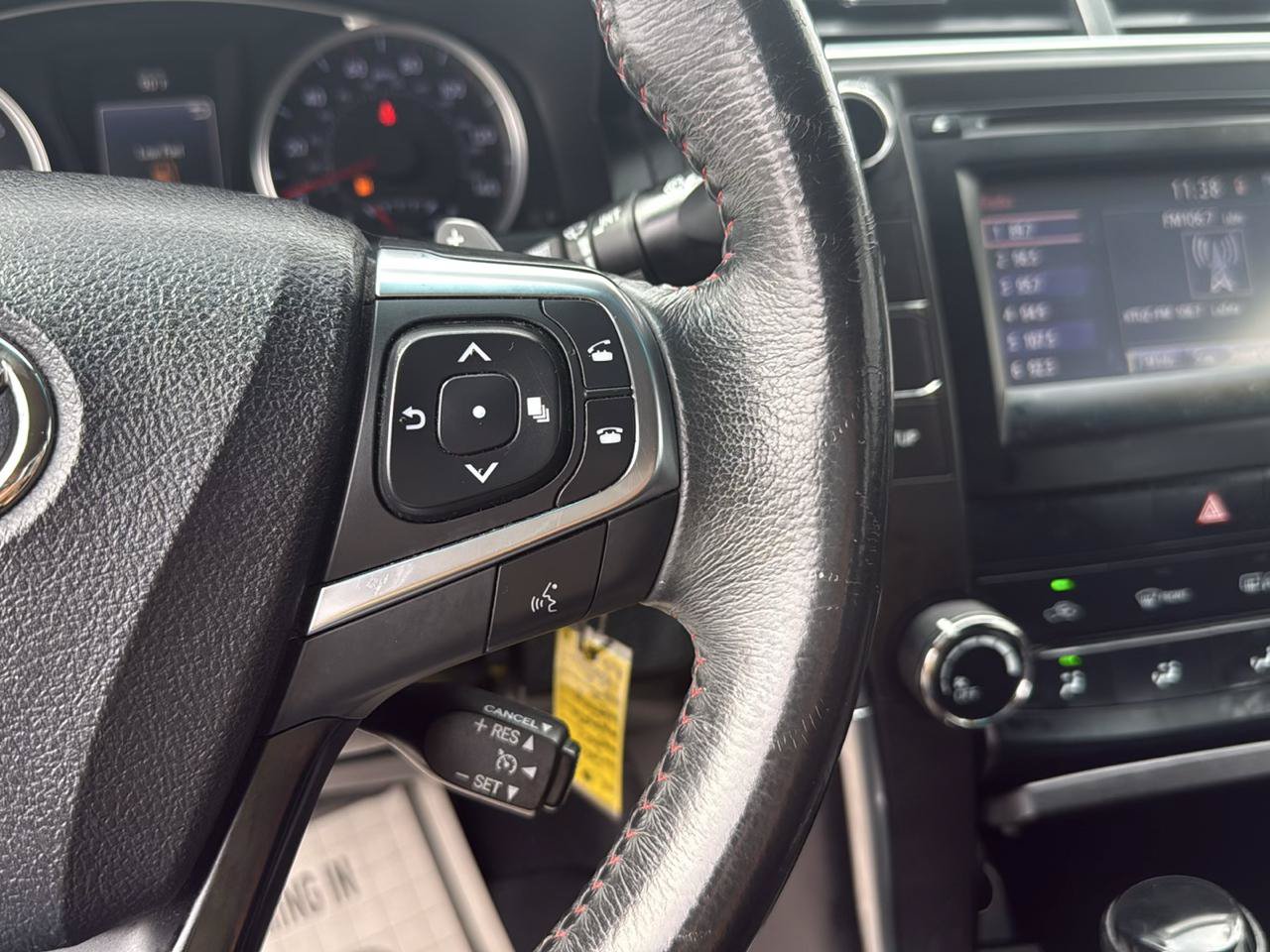 Used 2017 Toyota Camry SE FWD image 18
