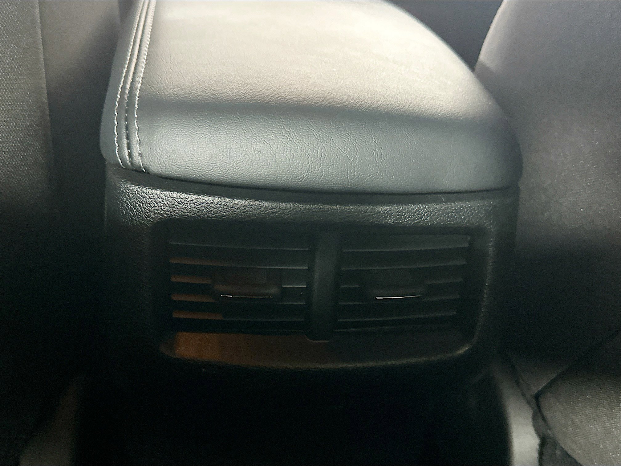 Used 2022 Dodge Challenger SXT w/ Blacktop Package image 25