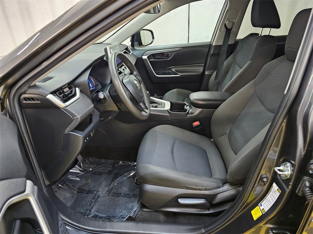 Used 2023 Toyota RAV4 LE image 21