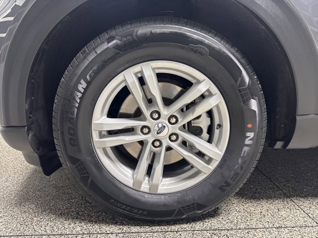 Used 2023 Ford Explorer XLT w/ Equipment Group 202A image 7