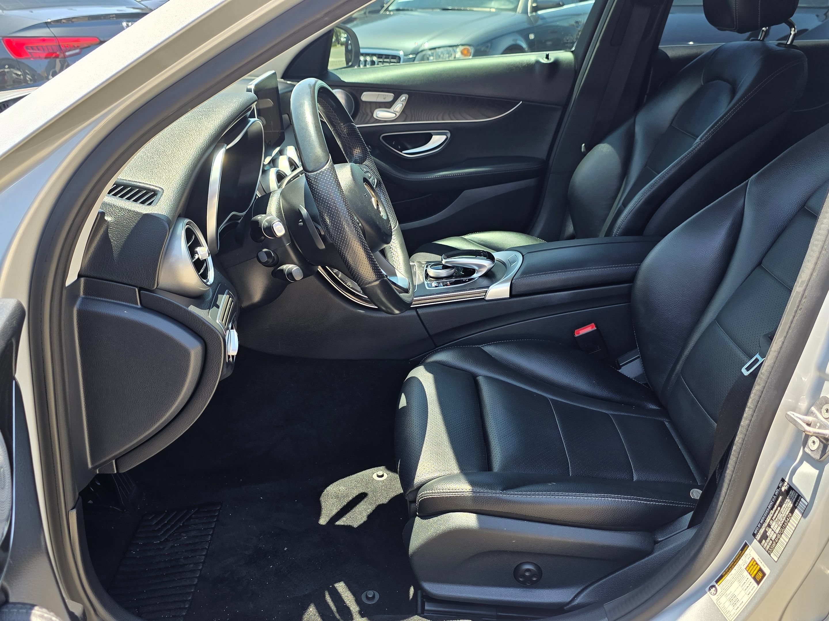 Used 2016 Mercedes-Benz C 350e Sedan w/ Multimedia Package image 13