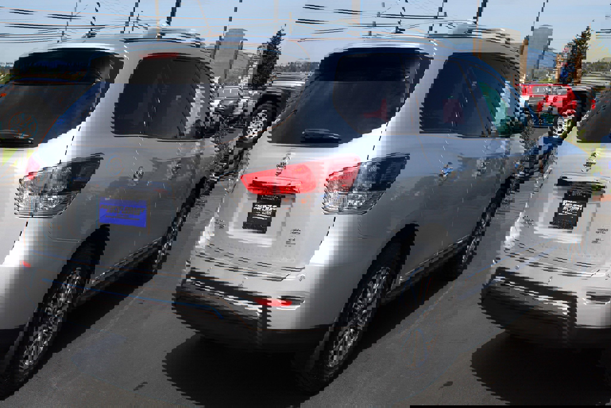 Used 2013 Nissan Pathfinder SL w/ Cargo Pkg image 6